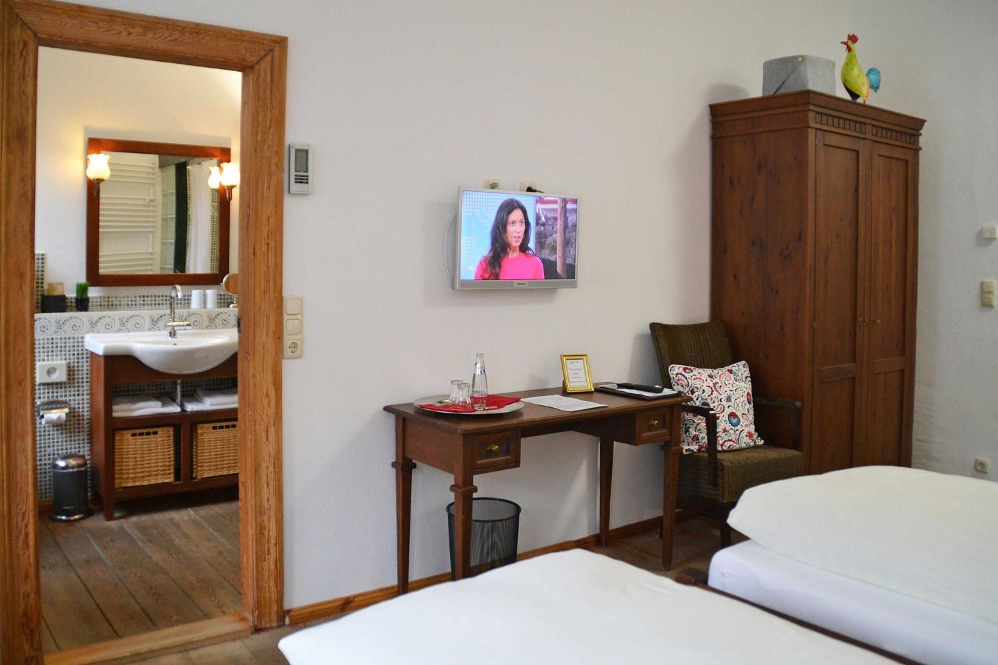 Hermann Hotel Bar กูเบน ภายนอก รูปภาพ