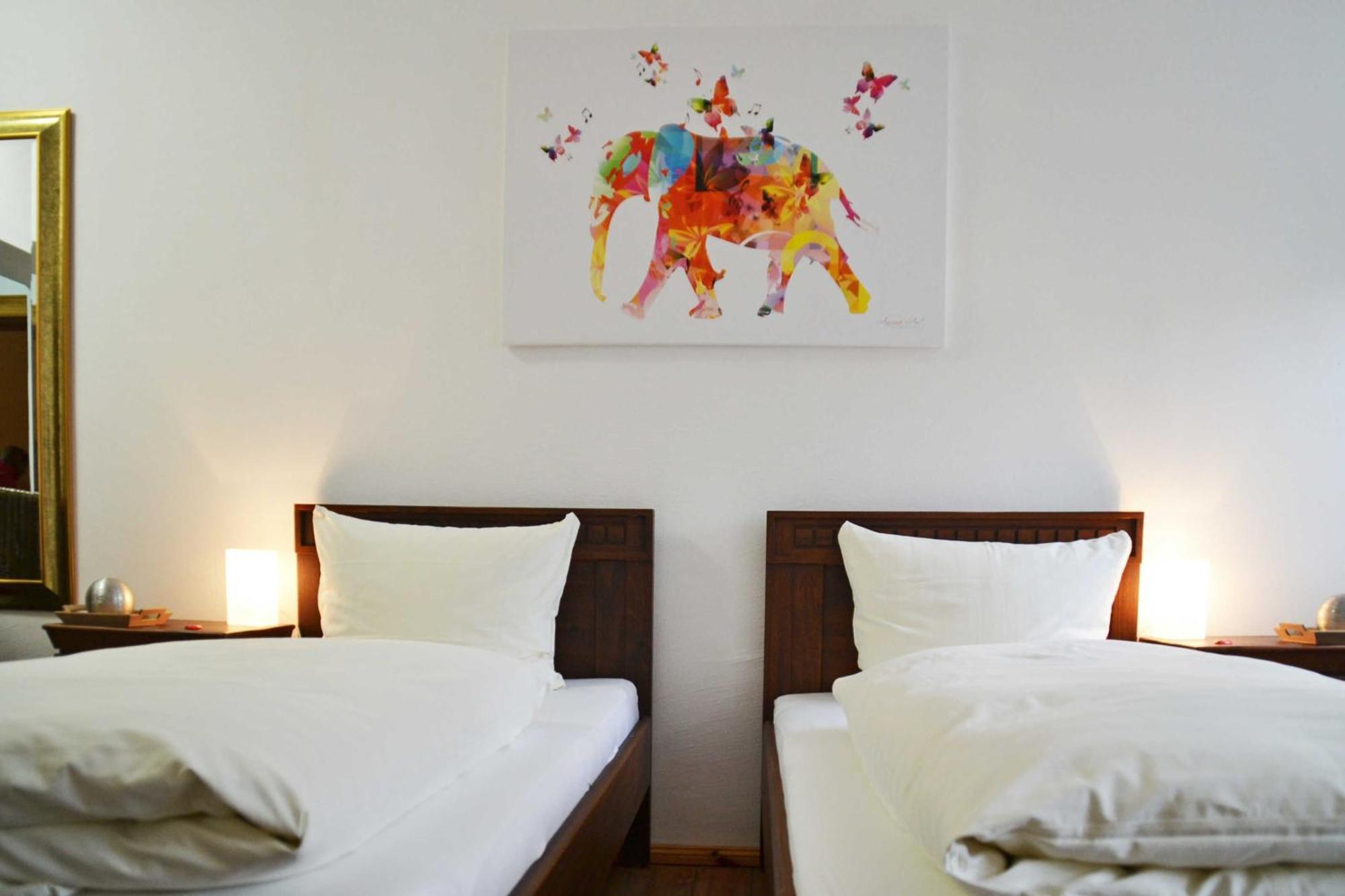 Hermann Hotel Bar กูเบน ภายนอก รูปภาพ